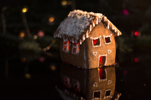 Team up for trivia, challenges, and to make the best gingerbread house!